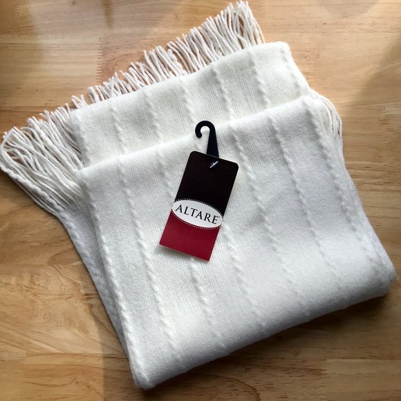 Altare Off-White / Soft-White Scarf - Picture 1 of 5
